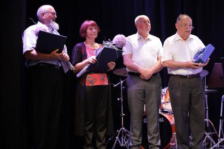 Mirna - praznik 2023 - nagrajenci z zupanom, foto studio praprotka (9)